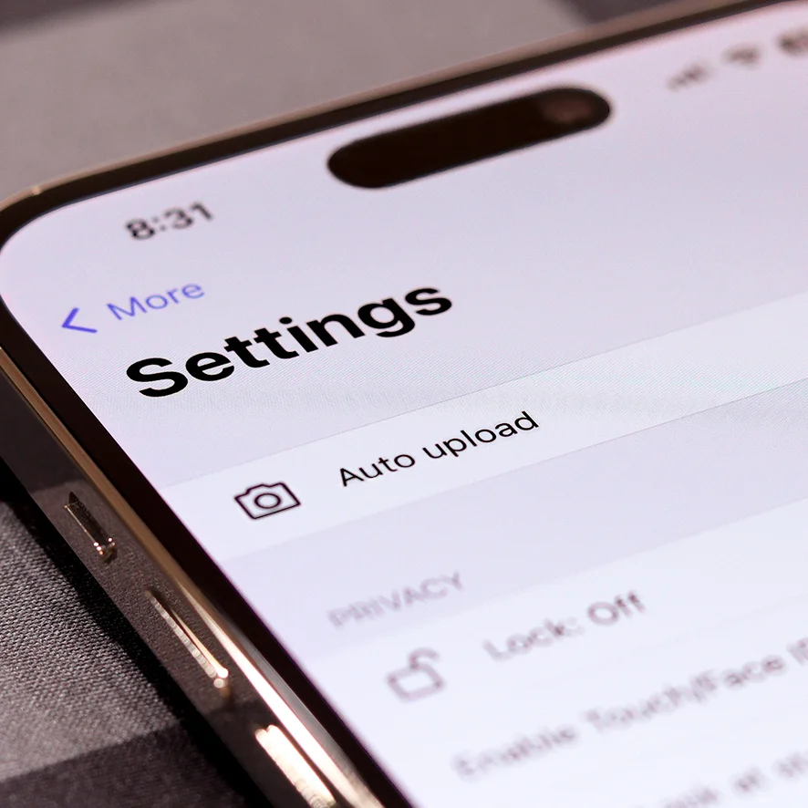 Automatic photo upload in the mobile app
